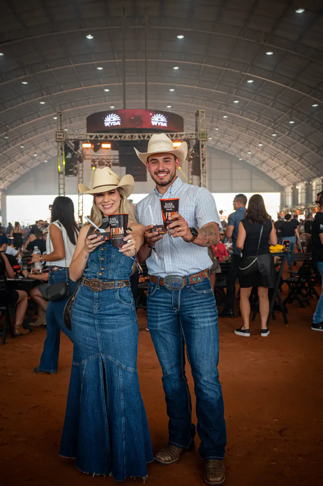 Amigos e famílias no Farm Festival